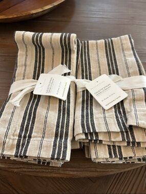 NWT Pottery Barn Colette Stipe Napkins 2 set of 4